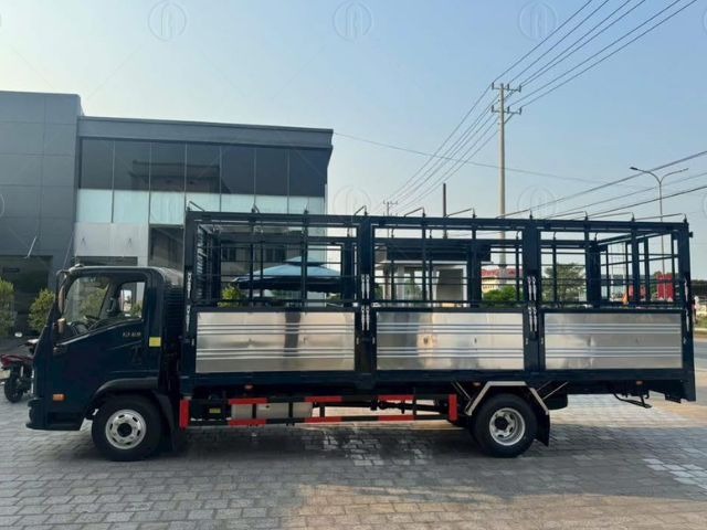 Xe tải Thaco Linker 3t5 T2-6.9 với cabin lớn mang lại không gian ngồi rộng rãi Xe tải Thaco Linker 3t5 T2-6.9 với cabin lớn mang lại không gian ngồi rộng rãi
