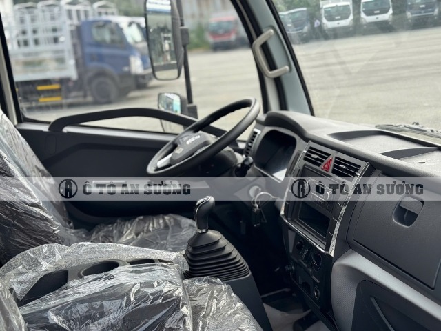 Cabin của Captain E250 được thiết kế tối ưu tầm nhìn, giúp người lái quan sát toàn diện