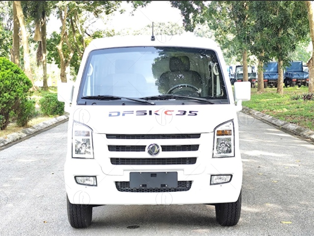 Mặt trước xe tải van DFSK C35 2 chỗ