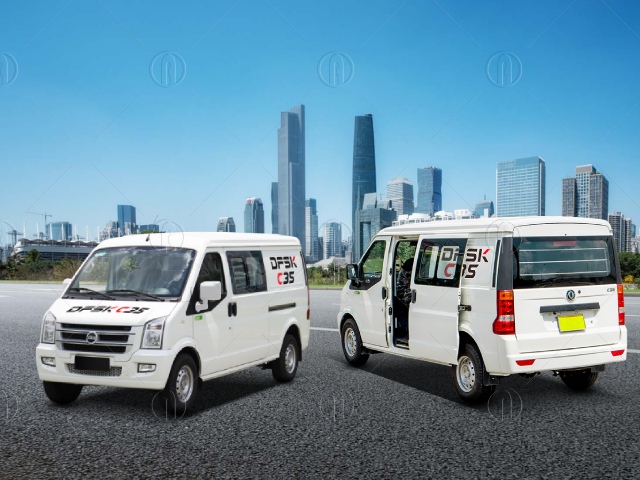 Sự trở lại vô cùng ấn tượng của xe tải van DFSK C35 2 chỗ 