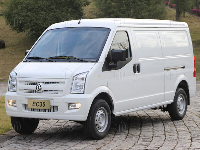Ngoại thất xe tải van điện DFSK EC35 2 chỗ hiện đại với đèn pha tiêu chuẩn Châu Âu