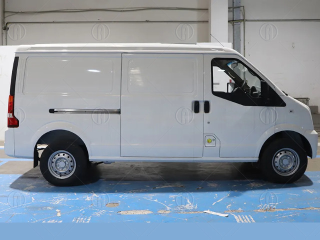 Lốp 185R14LT 8PR với vành thép bạc cứng cáp