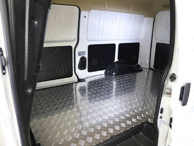 Sàn phẳng có chống trượt