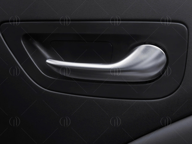 Tay nắm trong xi mờ giật 2 cái để mở khóa