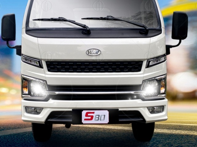 Veam S80 được trang bị hệ thống đ&egrave;n pha