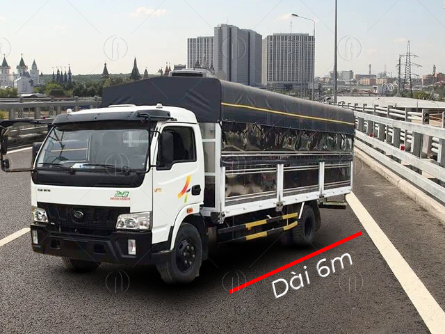 Thùng hàng xe tải Veam VT750 dài 6m có khả năng tải 7.5 tấn