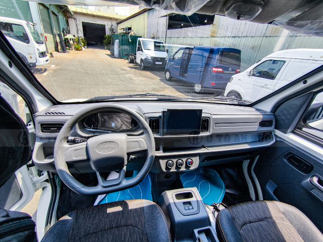 Bên trong cabin đầy hiện đại Bên trong cabin đầy hiện đại