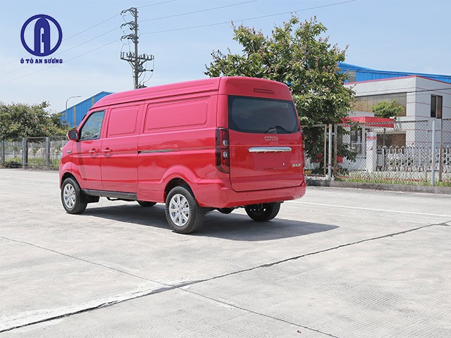 Xe van SRM 868 cũ màu đỏ